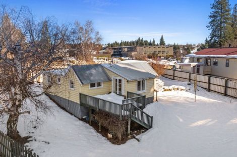 Photo of property in 1 Alexandra Terrace, Lake Tekapo, 7999