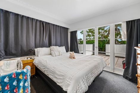 Photo of property in 214a Edmonton Road, Te Atatu South, Auckland, 0610