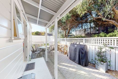 Photo of property in 96 Marine Parade, Paraparaumu Beach, Paraparaumu, 5032