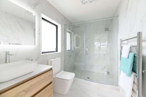 Photo of property in 5 Kate Duncan Drive, Swanson, Auckland, 0614