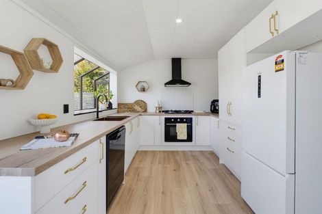 Photo of property in 16 Kaiwaka-mangawhai Road, Kaiwaka, 0975