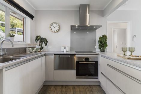 Photo of property in 2/26 Paramu Avenue, Birkdale, Auckland, 0626