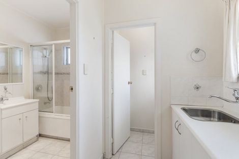 Photo of property in 1/137 Shakespeare Road, Milford, Auckland, 0620