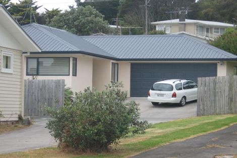 Photo of property in 2/6 Wykeham Place, Glenfield, Auckland, 0629