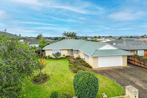 Photo of property in 83 Rushgreen Avenue, Pahurehure, Papakura, 2113