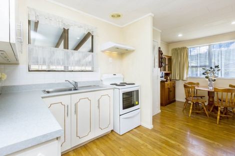 Photo of property in 2/50 Kowhai Avenue, Ebdentown, Upper Hutt, 5018