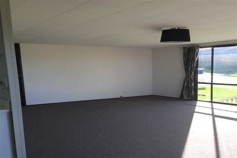 Photo of property in 1/4 Hanson Place, West Harbour, Auckland, 0618