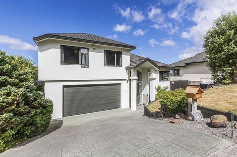 Photo of property in 13 Chastudon Place, Tawa, Wellington, 5028