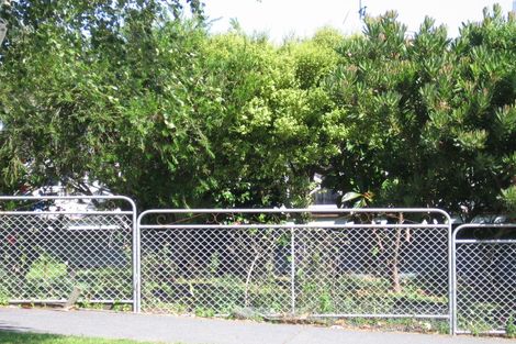 Photo of property in 130 Avondale Road, Avondale, Auckland, 1026