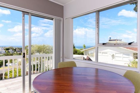Photo of property in 2/401 East Coast Road, Mairangi Bay, Auckland, 0630