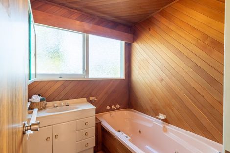 Photo of property in 1 Safari Crescent, Johnsonville, Wellington, 6037