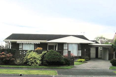 Photo of property in 16 Cattanach Street, St Andrews, Hamilton, 3200