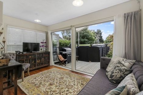 Photo of property in 51 Coronation Road, Mangere Bridge, Auckland, 2022