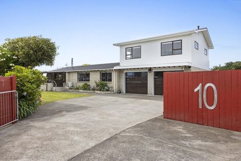 Photo of property in 10 Kamahi Avenue, Hawera, 4610