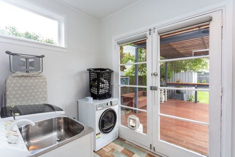 Photo of property in 16 Shirley Road, Mairehau, Christchurch, 8013