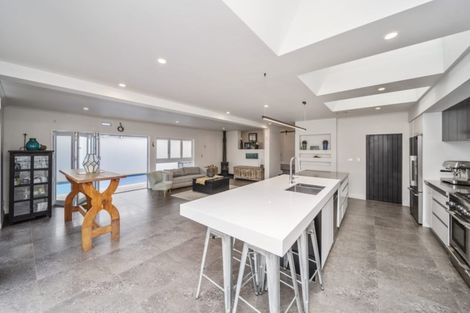 Photo of property in 36 Richmond Street, Fitzroy, New Plymouth, 4312