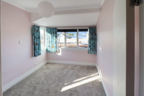 Photo of property in 242 Sutherland Road, Lyall Bay, Wellington, 6022