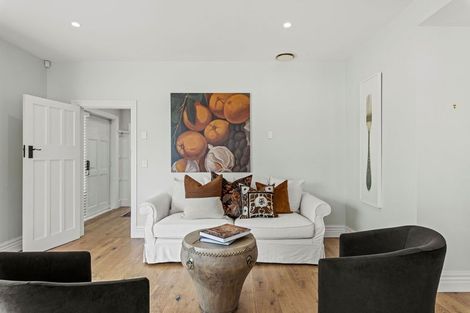 Photo of property in 87 Cashmere Road, Cashmere, Christchurch, 8022