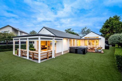 Photo of property in 5 Rockport Place, Parklands, Christchurch, 8083