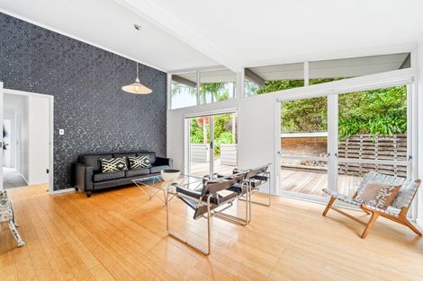 Photo of property in 1 Garmons Way, Castor Bay, Auckland, 0620