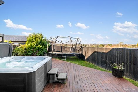 Photo of property in 12a Crows Road, Swanson, Auckland, 0614