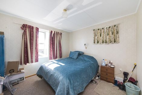 Photo of property in 33 Tararua Terrace, Cloverlea, Palmerston North, 4412