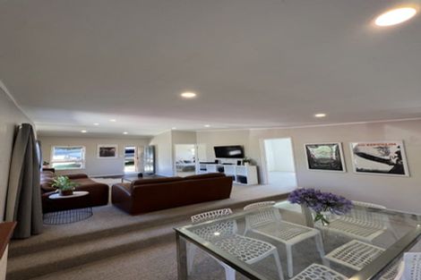 Photo of property in 364 Whangaparaoa Road, Stanmore Bay, Whangaparaoa, 0932