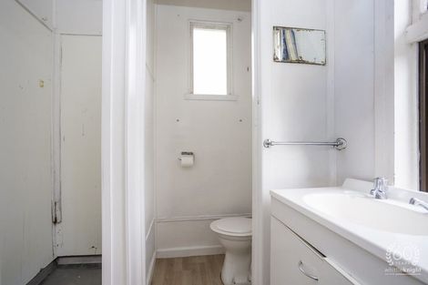 Photo of property in 291 Riccarton Road, Upper Riccarton, Christchurch, 8041