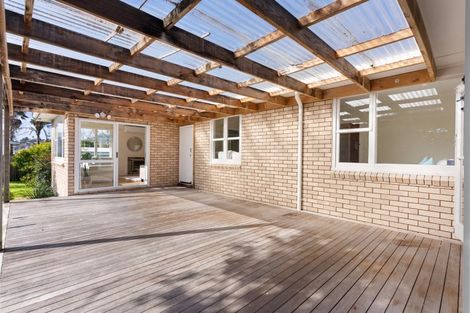 Photo of property in 14 Roseneath Place, Birkdale, Auckland, 0626