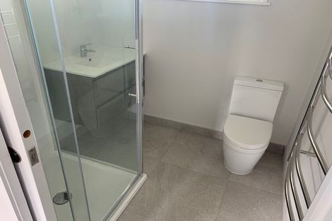 Photo of property in 2/22 Gladys Avenue, Glenfield, Auckland, 0629