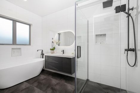 Photo of property in 125 Mcrobbie Road, Kingseat, Papakura, 2580