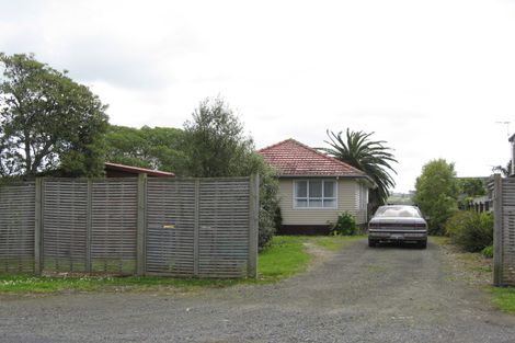 Photo of property in 40 The Terrace, Herald Island, Auckland, 0618