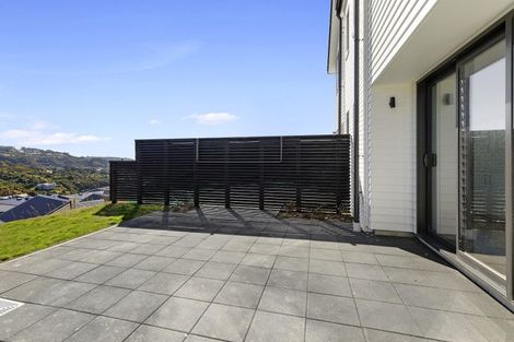 Photo of property in 32 Turtleback Avenue, Whitby, 5024