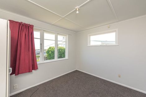 Photo of property in 12 Matai Street, Castlecliff, Whanganui, 4501