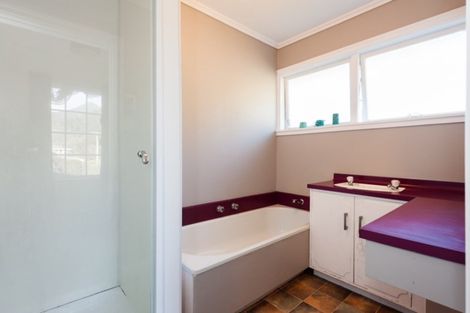 Photo of property in 42a Devon Street, Picton, 7220