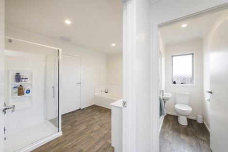 Photo of property in 21 Wescombe Grove, Feilding, 4702