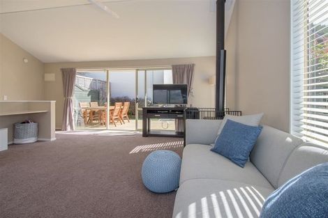 Photo of property in 2a Bird Place, Fernhill, Queenstown, 9300