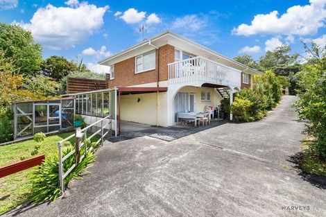 Photo of property in 102 Godley Road, Green Bay, Auckland, 0604