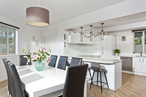 Photo of property in 100 Kowhai Road, Campbells Bay, Auckland, 0630