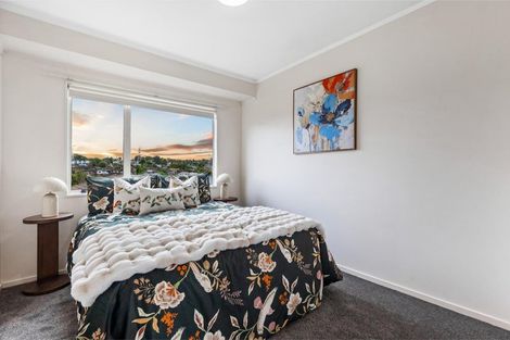 Photo of property in 13 Ginders Drive, Massey, Auckland, 0614