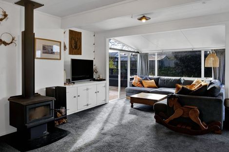 Photo of property in 1 Nikorima Street, Urenui, 4375