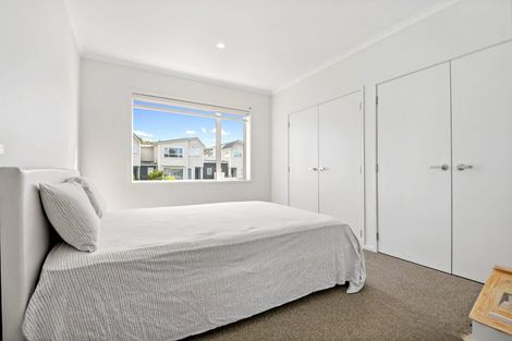 Photo of property in 72 Karepiro Drive, Stanmore Bay, Whangaparaoa, 0932
