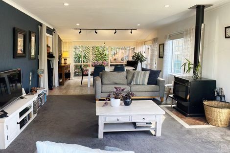 Photo of property in 39 Emlyn Place, Torbay, Auckland, 0630