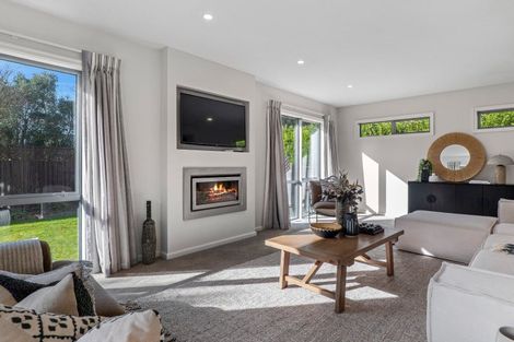 Photo of property in 100 Memorial Avenue, Ilam, Christchurch, 8053