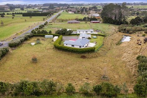 Photo of property in 325 Richmond Road, Lepperton, New Plymouth, 4373