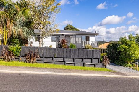 Photo of property in 13 Tui Grove, Paihia, 0200