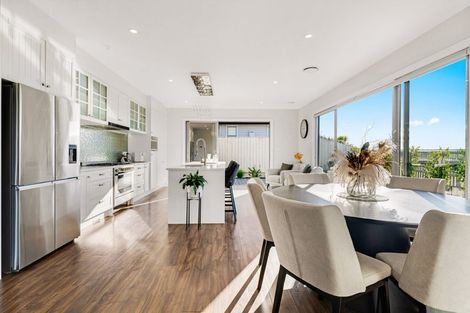 Photo of property in 33 Te Oneroa Way, Long Bay, Auckland, 0630