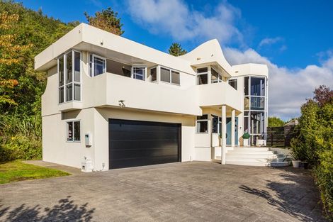 Photo of property in 6 Iona Place, Papakowhai, Porirua, 5024