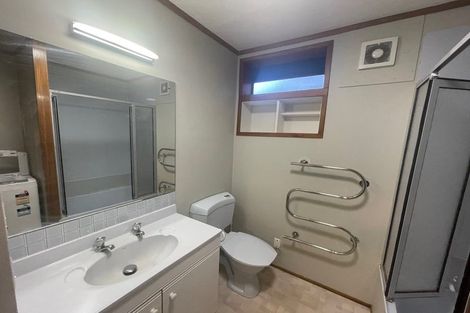 Photo of property in 166 Chelsea View Drive, Chatswood, Auckland, 0626