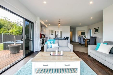 Photo of property in 71 Mcelwee Street, Jervoistown, Napier, 4112